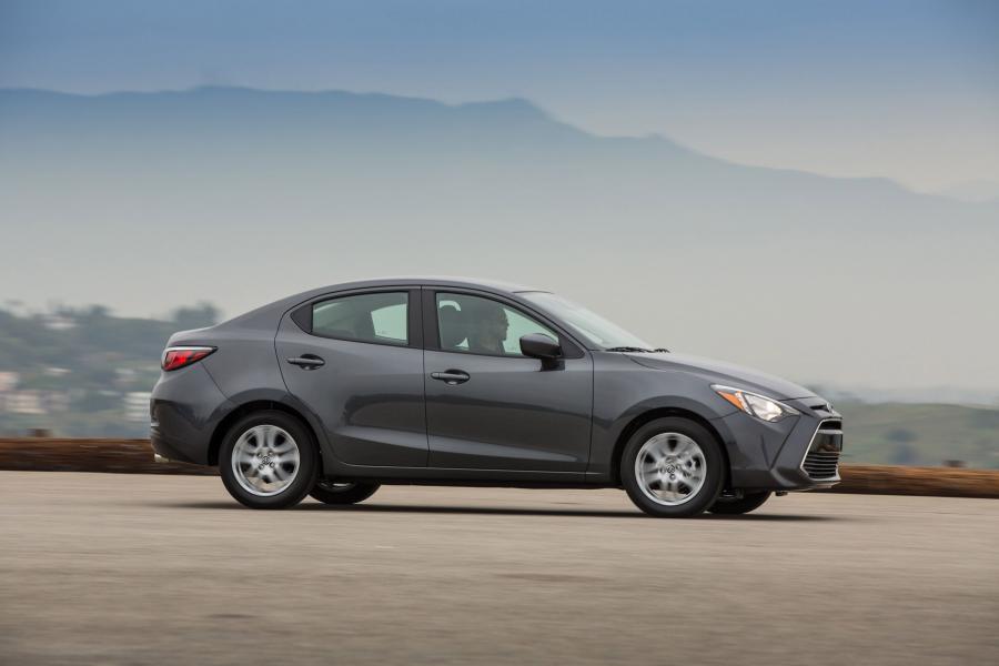  Scion iA 2015 года  (фото 15 из 31)